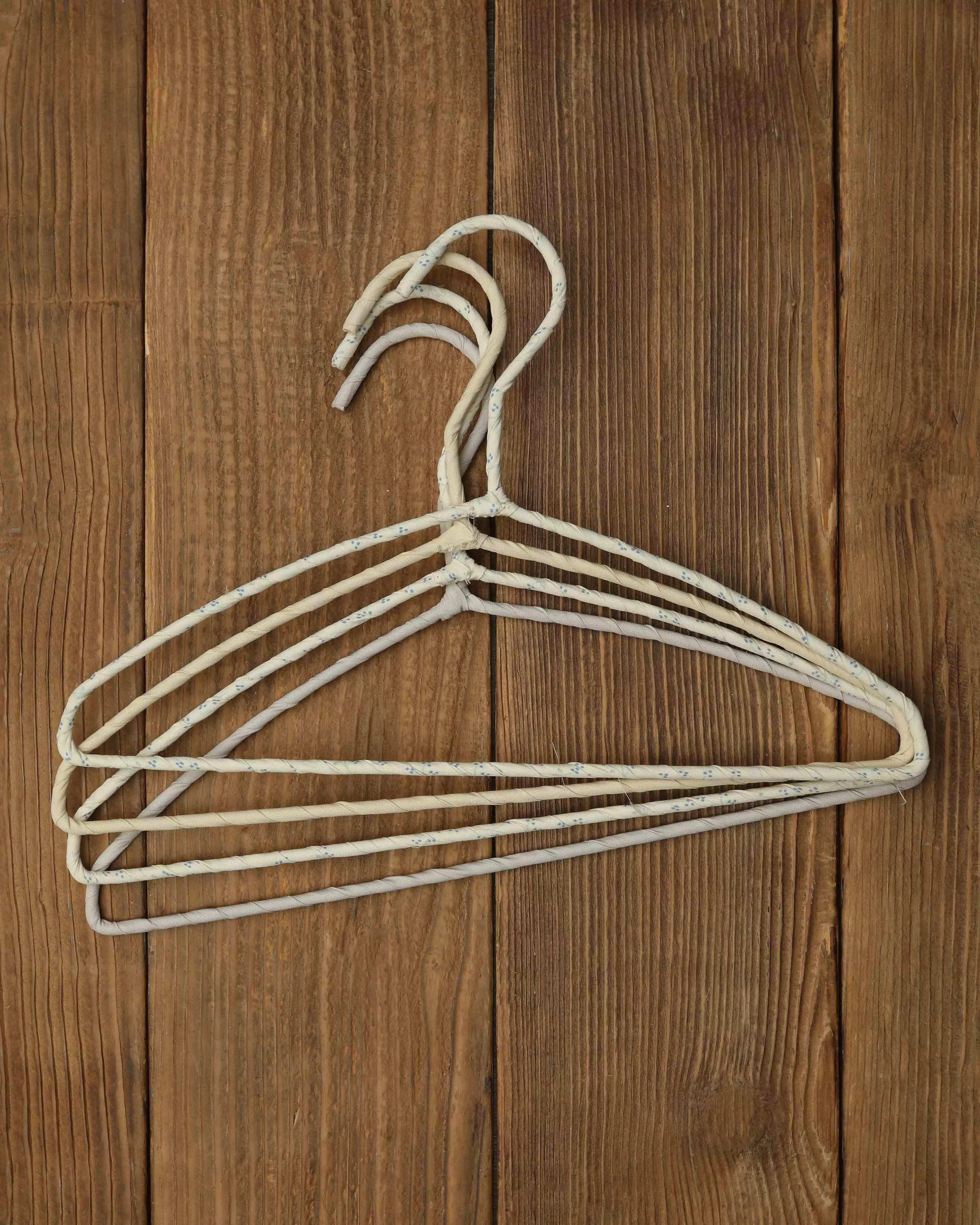 چوب لباسی نوزاد با روکش پارچه ای