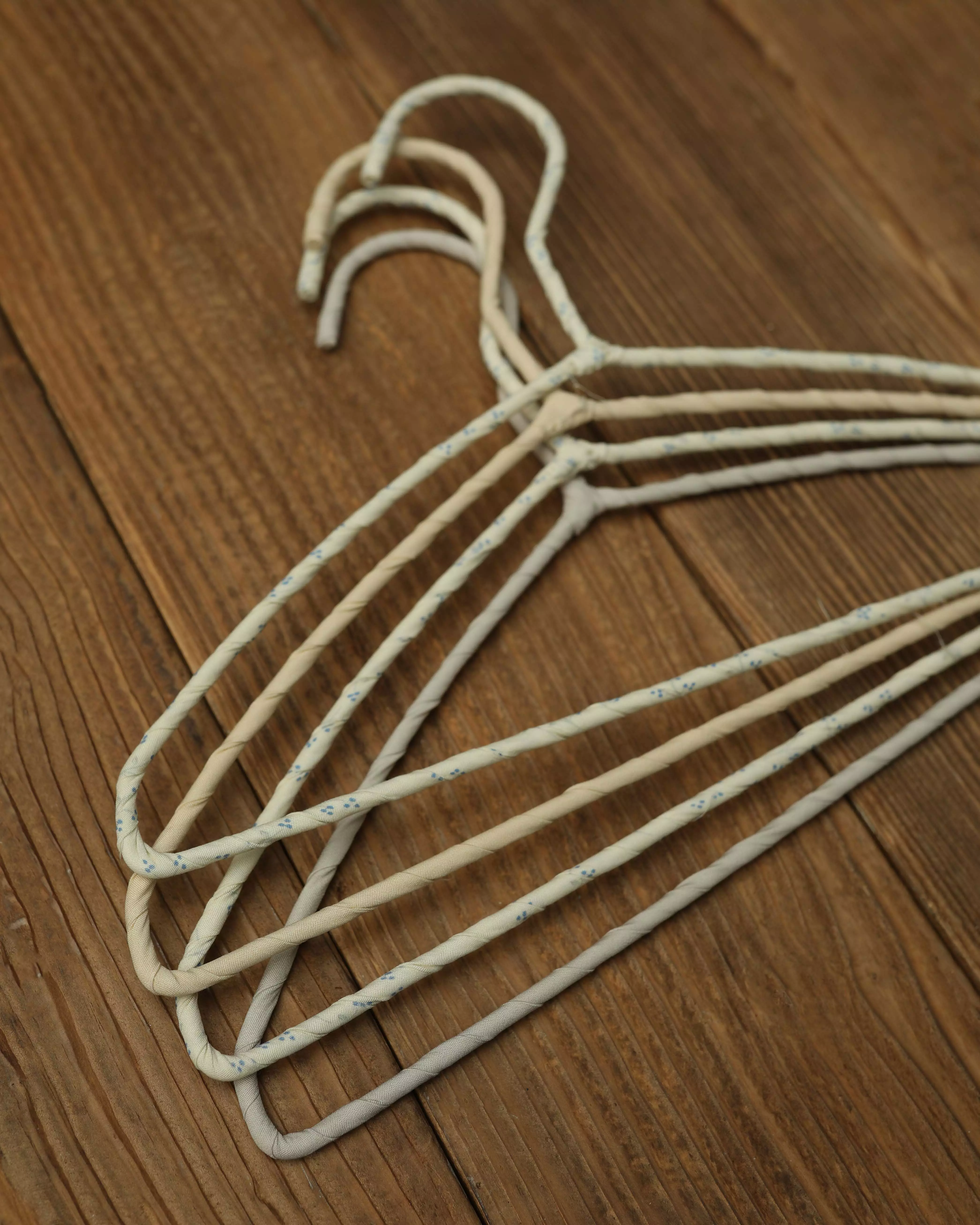 چوب لباسی نوزاد با روکش پارچه ای