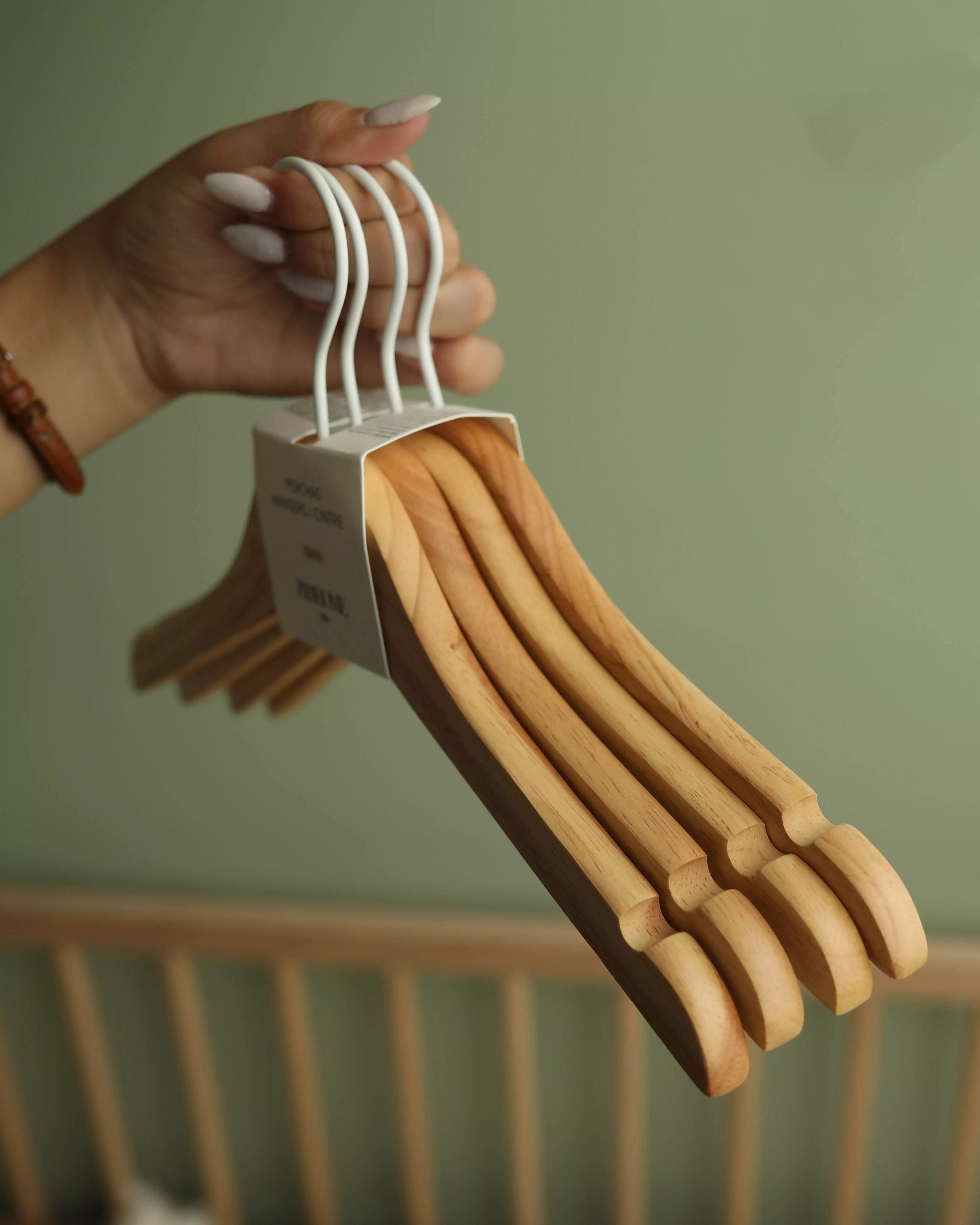 چوب لباسی چوبی زاراهوم