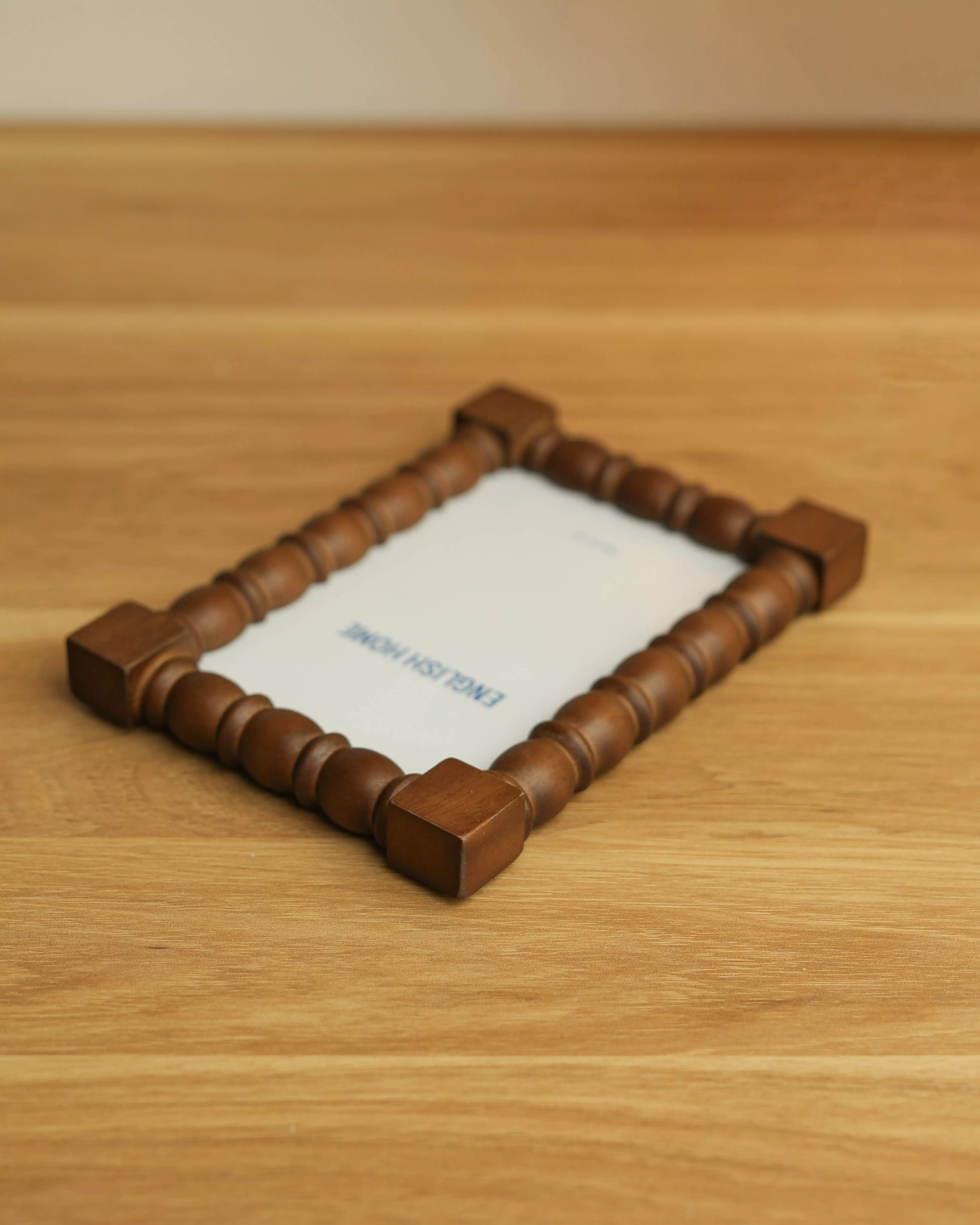 قاب عکس روستیک انگلیش هوم