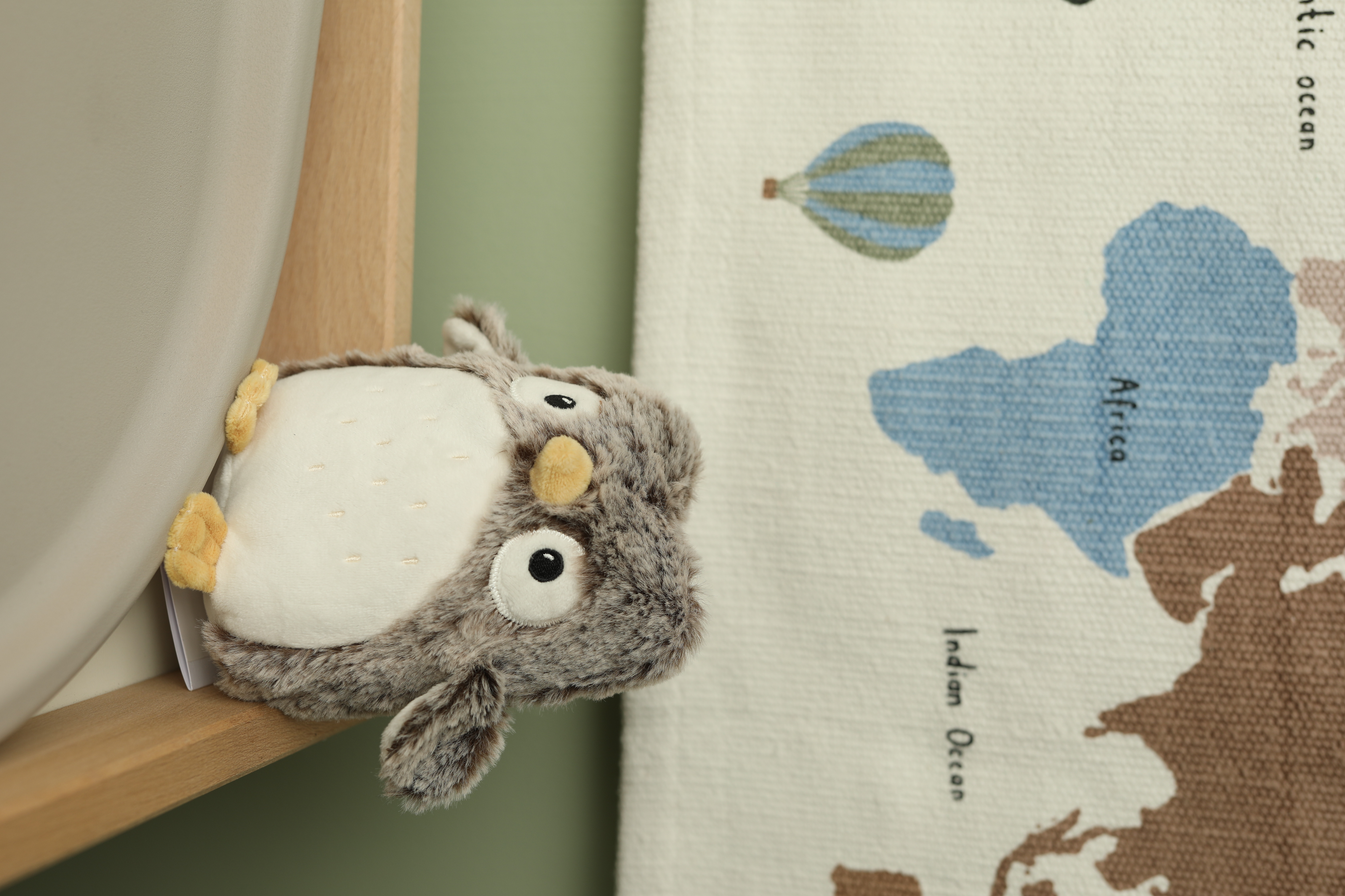 دیوارکوب نقشه جهان