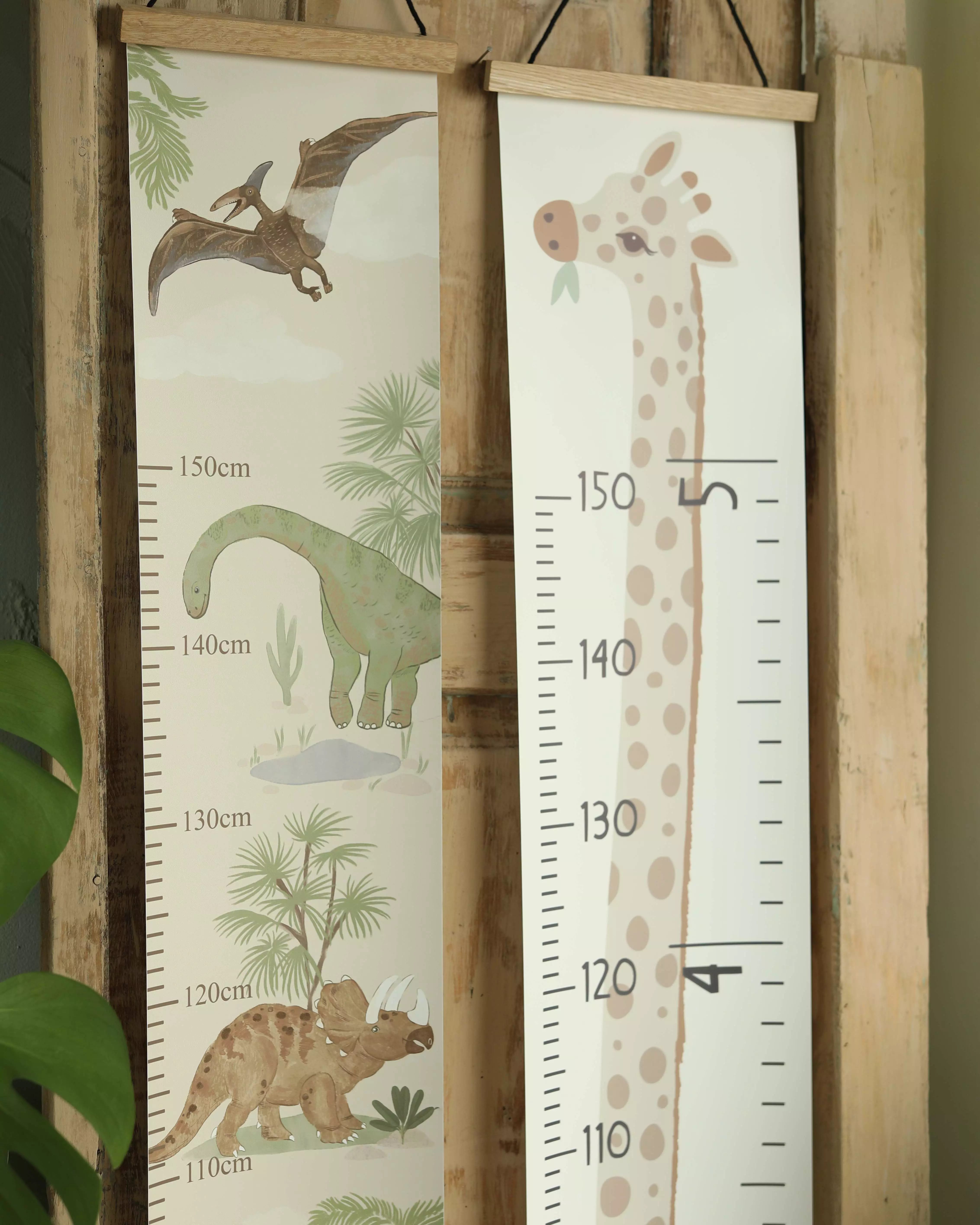 قدسنج دیواری