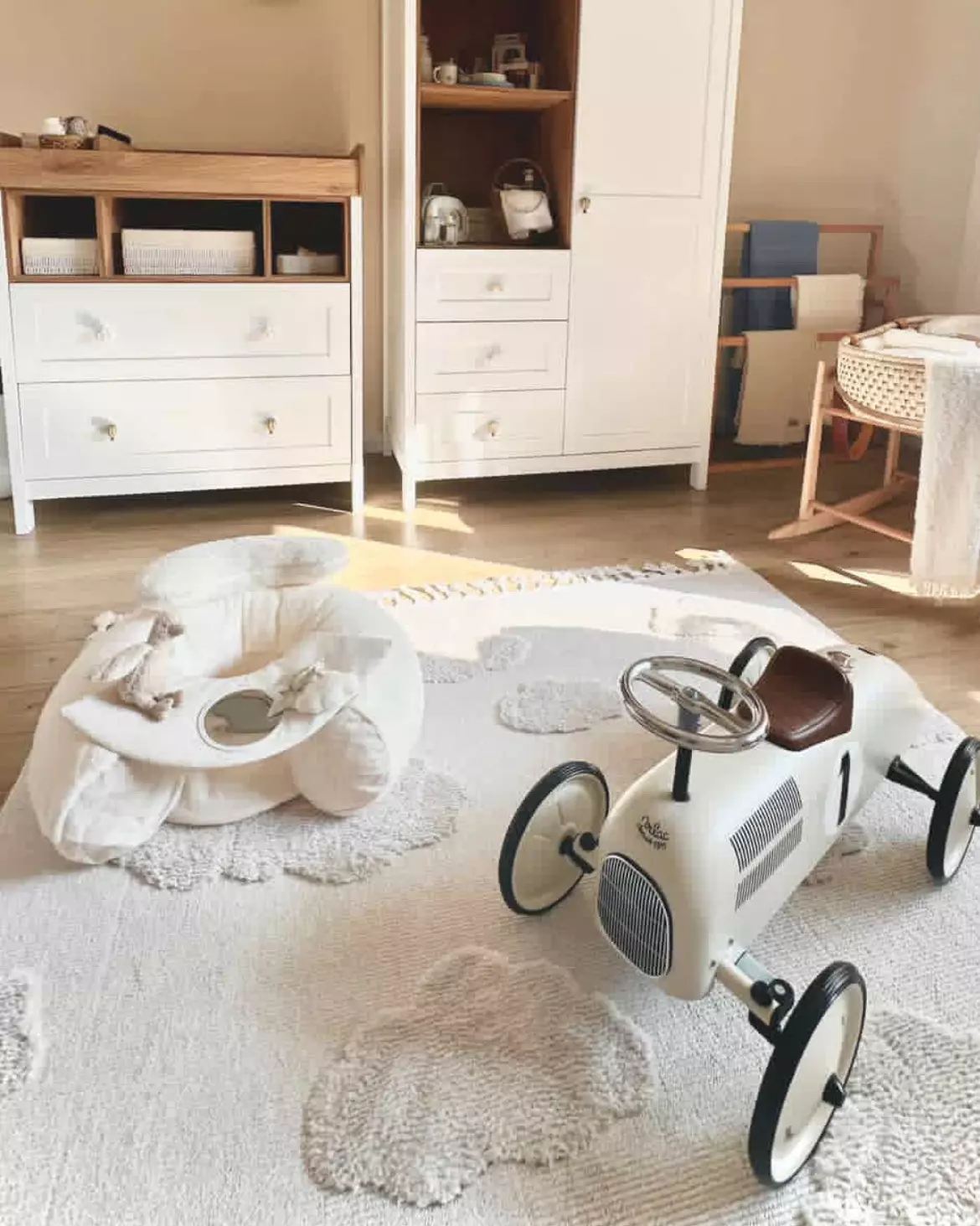 فرشینه اتاق کودک طرح ابر