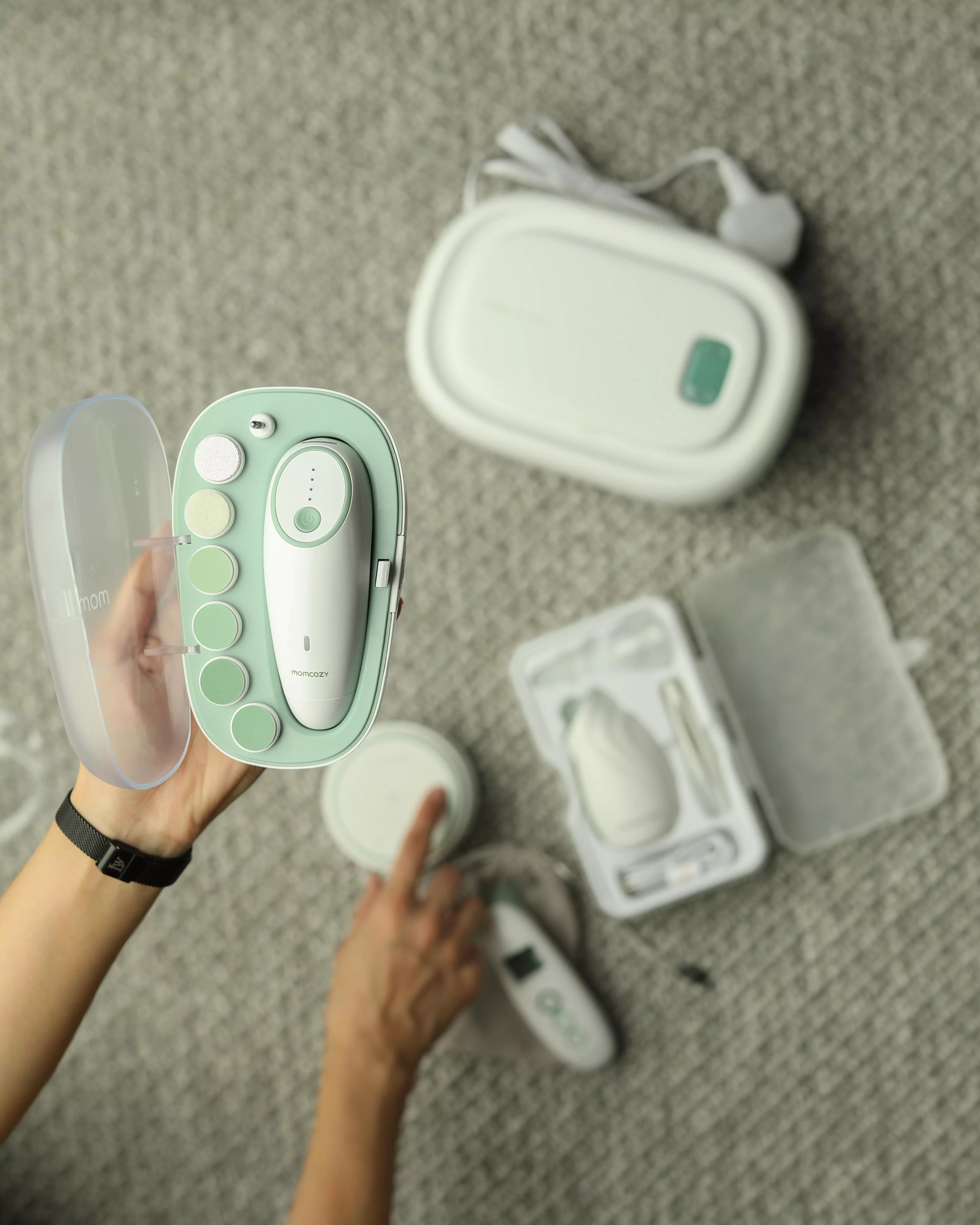 سوهان ناخن برقی momcozy