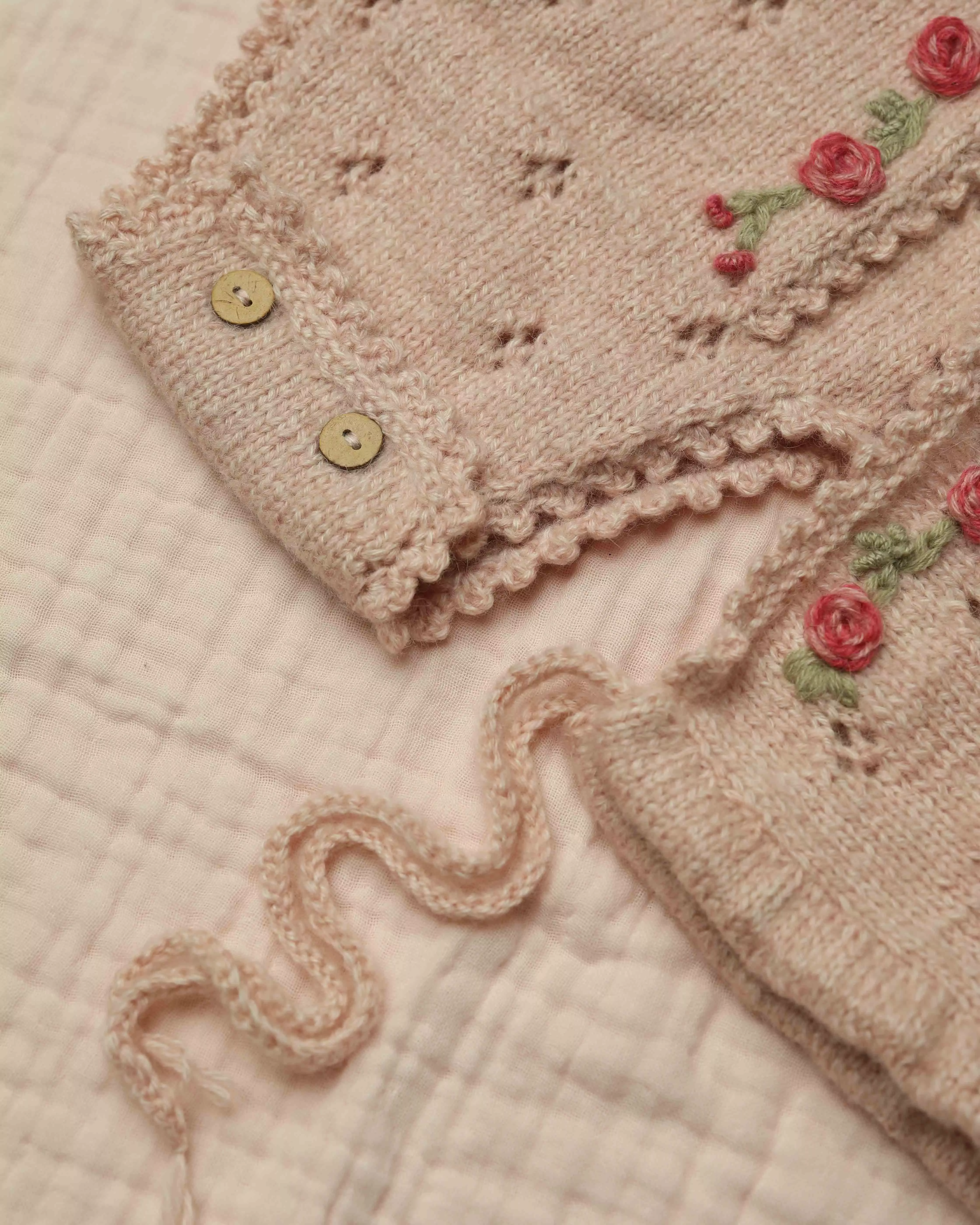 لباس بافتنی گلدوزی