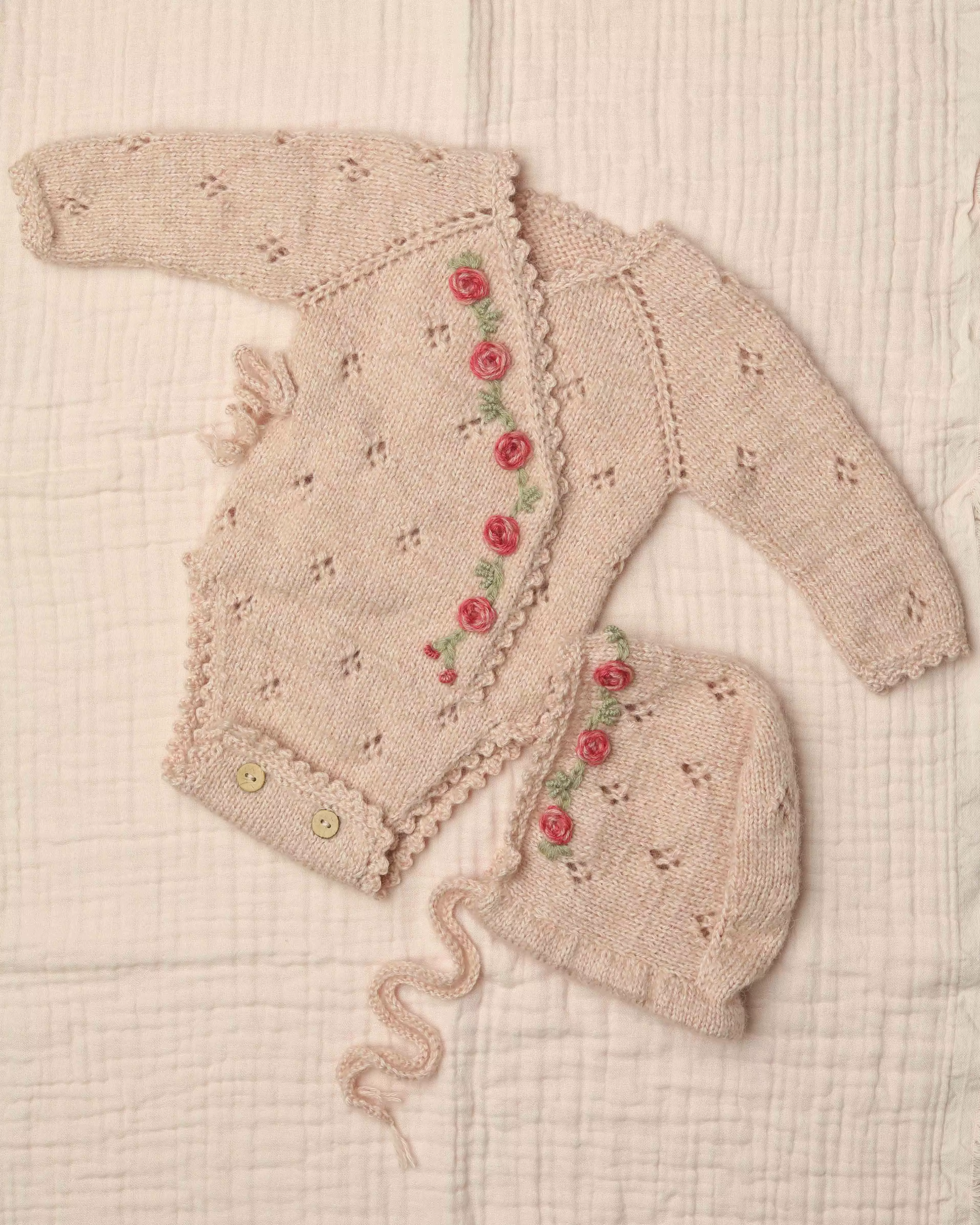 لباس بافتنی گلدوزی