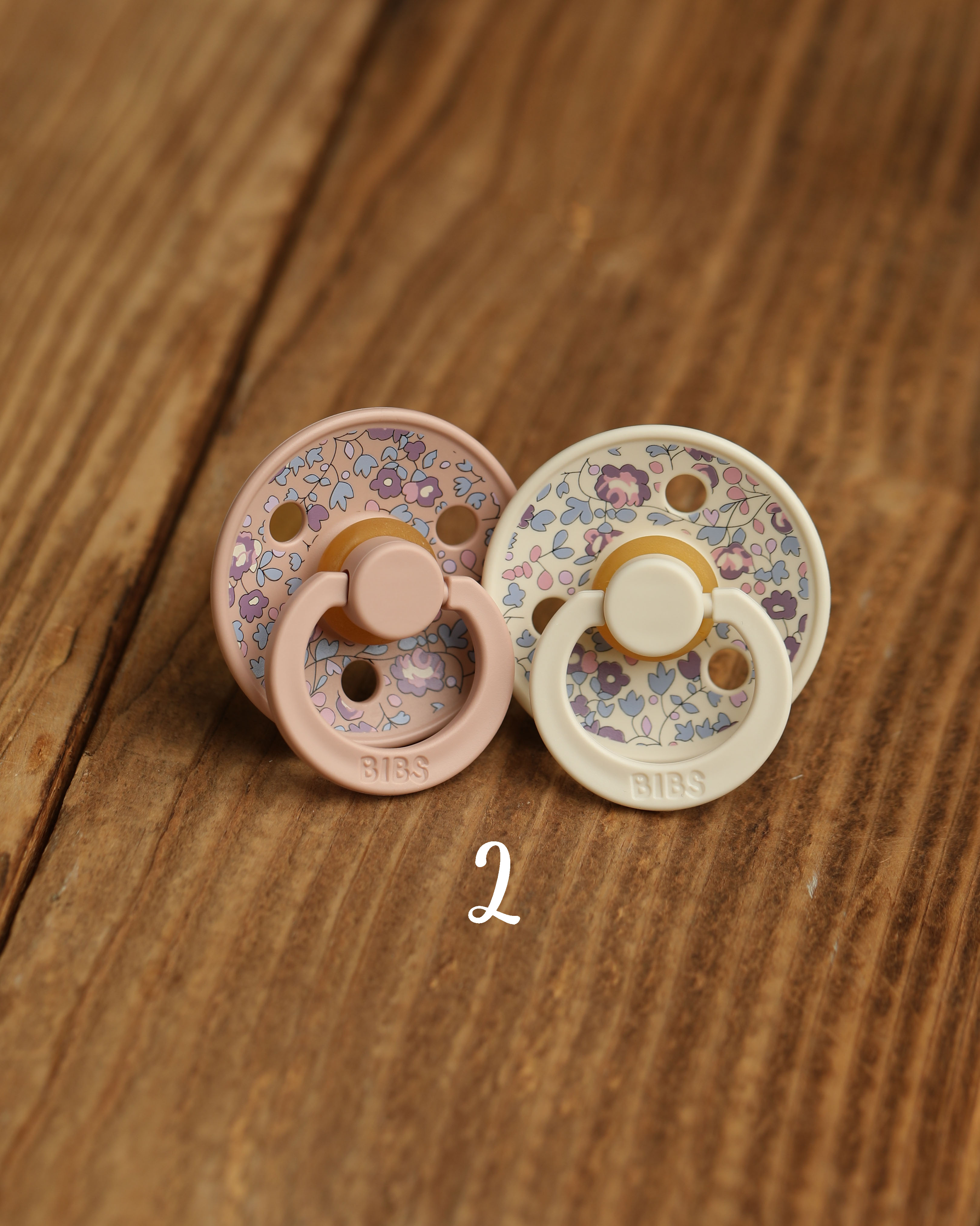 پستونک بیبز (BIBS)