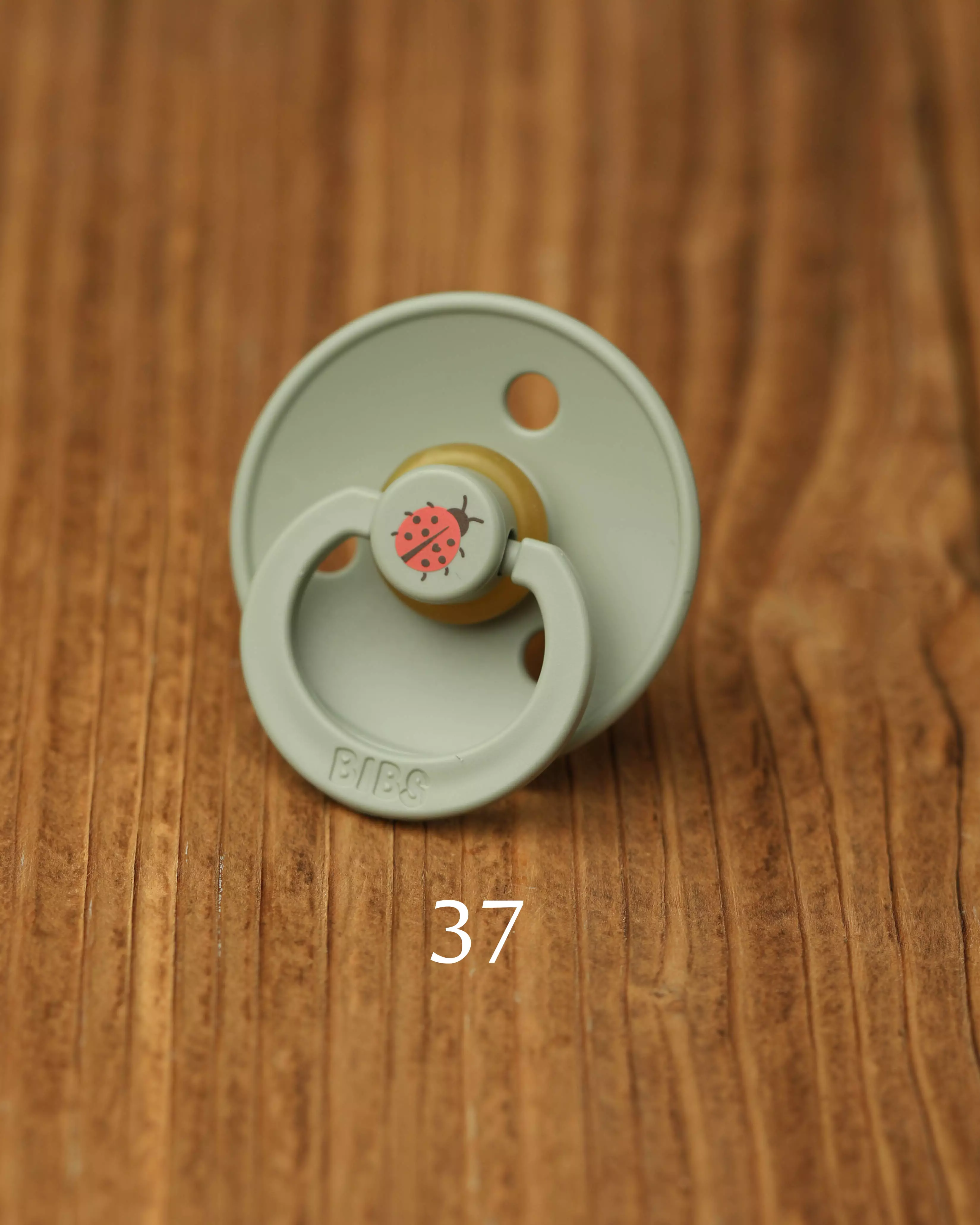 پستونک بیبز (BIBS)